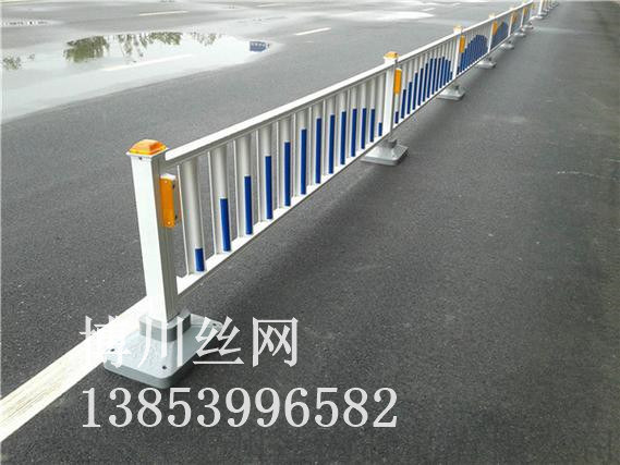 青岛市市政道路护栏球场围栏 - 价格